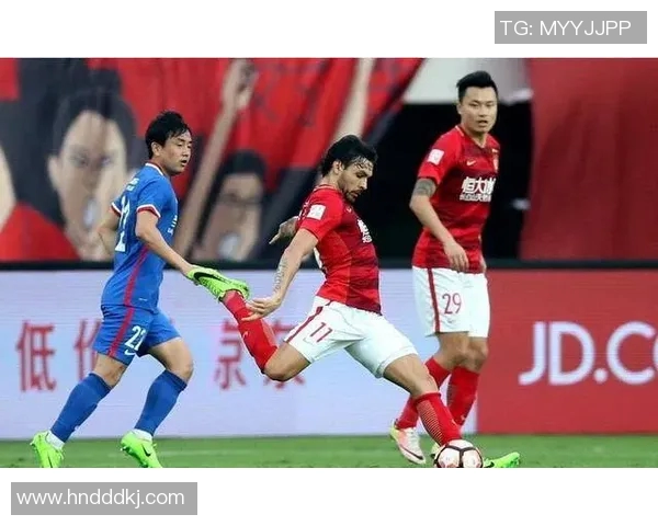 恒大与力帆首发阵容对比分析揭示双方战术布局与关键球员表现